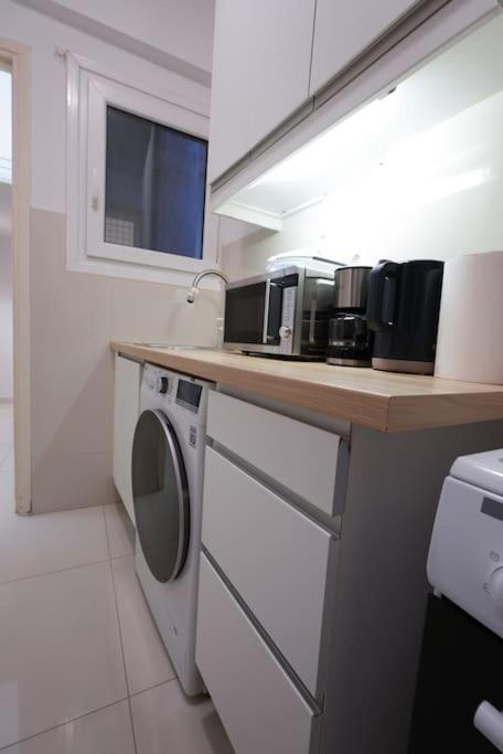 Syntagma Square, 70Sqm Pentelis Sunny Apartment Athens Exterior photo
