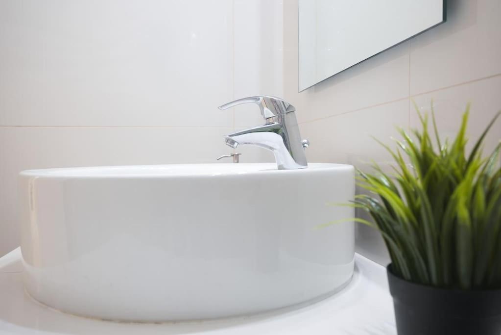 Syntagma Square, 70Sqm Pentelis Sunny Apartment Athens Exterior photo